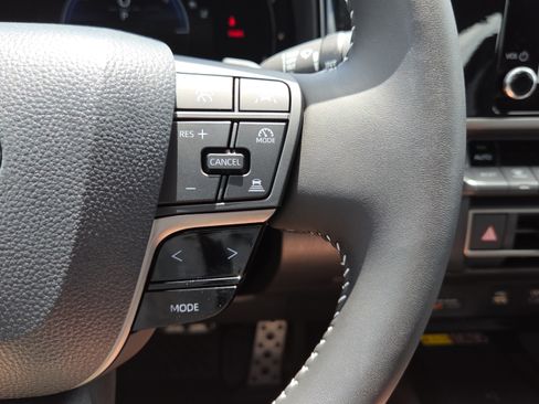 Used 2026 Toyota Camry SE FWD image 32