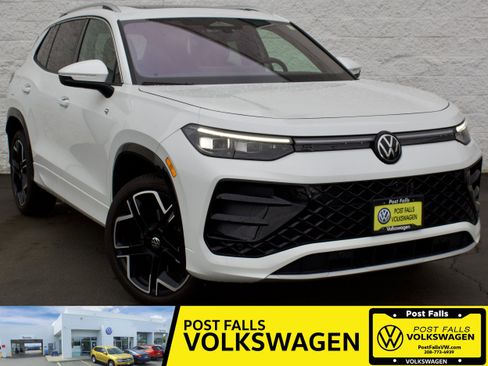 Used 2025 Volkswagen Tiguan SEL R-Line image 1