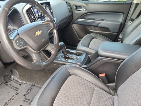 Used 2018 Chevrolet Colorado Z71 AWD/4WD image 12