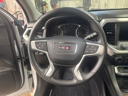 Certified 2023 GMC Acadia SLE w/ Driver Convenience Package image 20