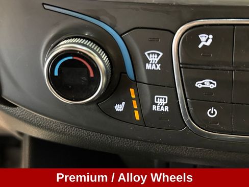 Used 2022 Chevrolet Traverse LT AWD/4WD image 17