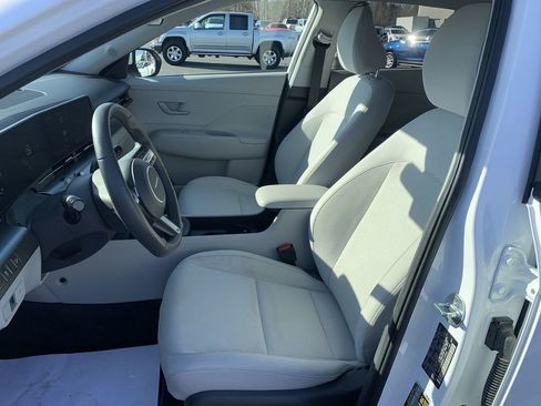 Used 2024 Hyundai Kona SEL image 11