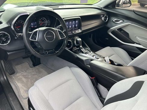 Used 2022 Chevrolet Camaro LT w/ Technology Package RWD image 17