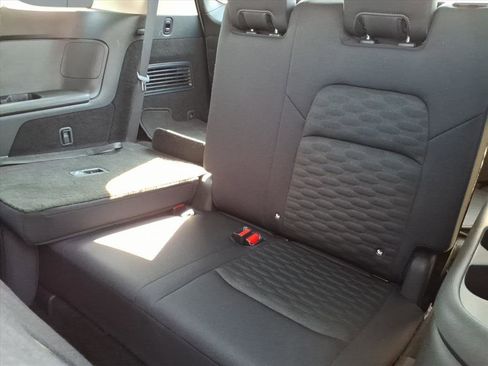 Used 2024 Nissan Pathfinder SV image 10