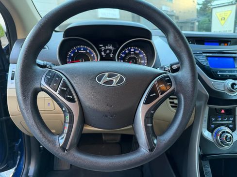 Used 2013 Hyundai Elantra GLS w/ Preferred Pkg FWD image 38