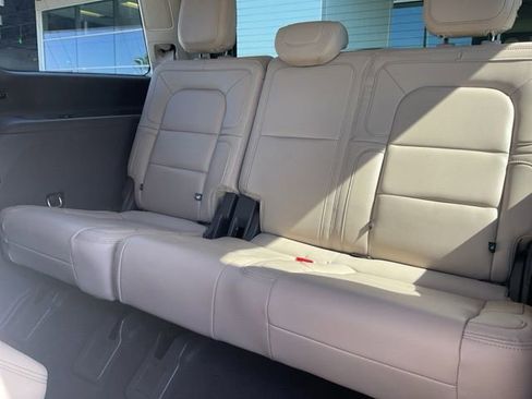Used 2022 Lincoln Navigator Reserve AWD/4WD image 22