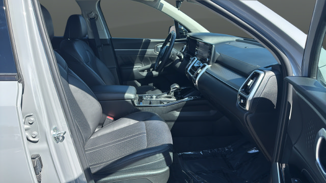 Certified 2022 Kia Sorento SX FWD image 25