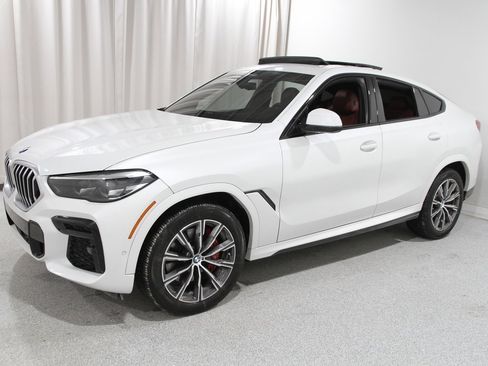 Certified 2022 BMW X6 xDrive40i w/ M Sport Package image 3