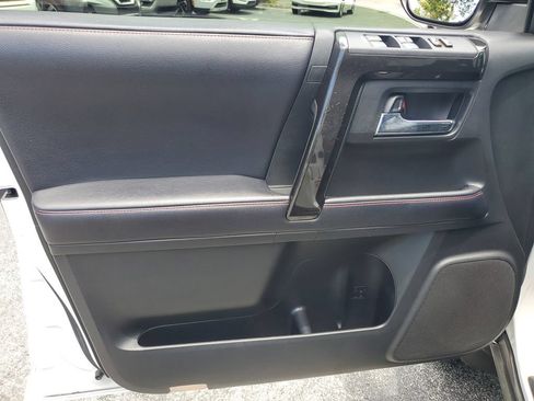 Used 2019 Toyota 4Runner TRD Off-Road AWD/4WD image 19