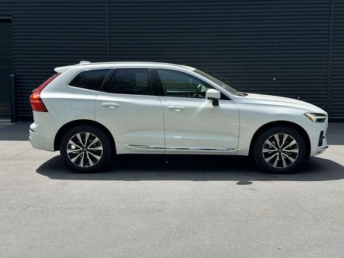 Used 2023 Volvo XC60 B5 Plus AWD/4WD image 6