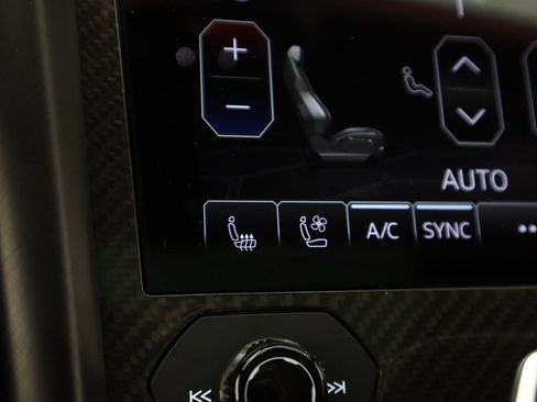 Used 2022 Lamborghini Urus image 53