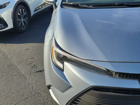 Used 2023 Toyota Corolla LE FWD image 5