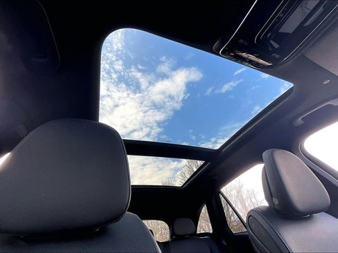 Certified 2023 Mercedes-Benz GLC 300 GLC 300 image 17