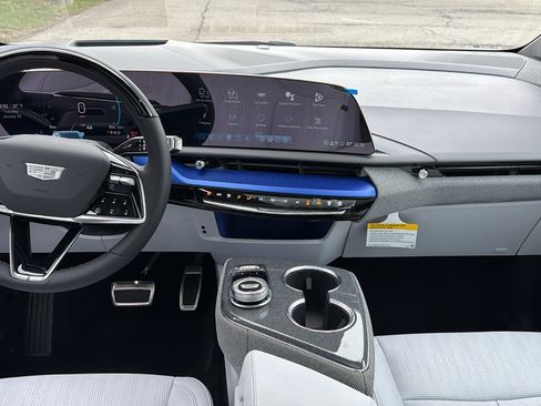 New 2026 Cadillac Optiq Sport 2 image 9