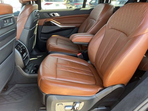 Used 2020 BMW X7 M50i w/ Luxury Seating Package AWD/4WD image 20