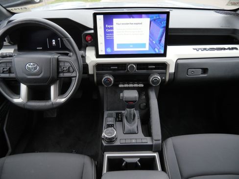 Certified 2024 Toyota Tacoma TRD Off-Road AWD/4WD image 10