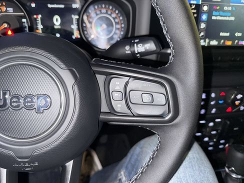 Used 2026 Jeep Gladiator Mojave AWD/4WD image 16