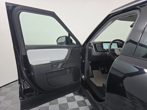 Used 2024 Rivian R1S Adventure AWD/4WD image 16