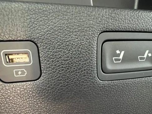 Used 2021 Hyundai Palisade Limited image 39