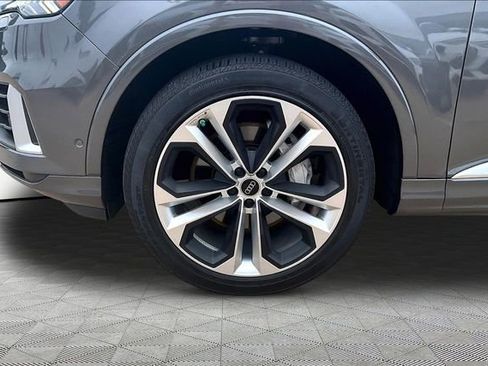 Used 2023 Audi Q7 3.0T Premium Plus w/ Premium Plus Package AWD/4WD image 8