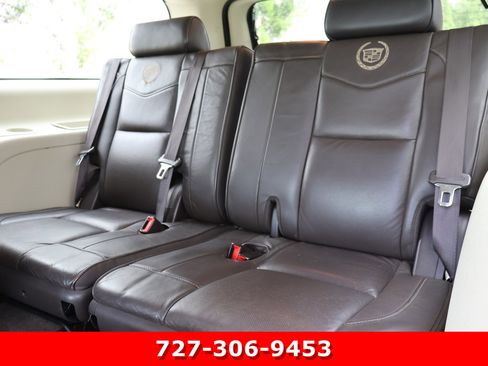 Used 2013 Cadillac Escalade ESV Platinum RWD image 18