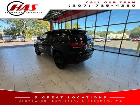 Used 2021 Jeep Grand Cherokee Laredo X AWD/4WD image 5