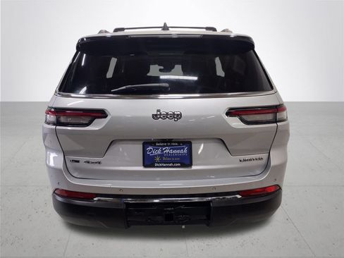 Used 2021 Jeep Grand Cherokee L Limited AWD/4WD image 12