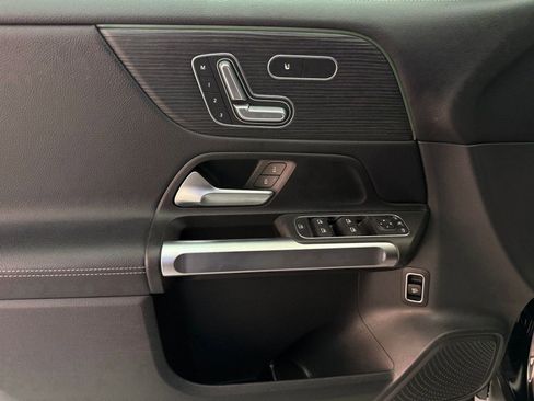 Used 2023 Mercedes-Benz GLB 250 GLB 250 image 11