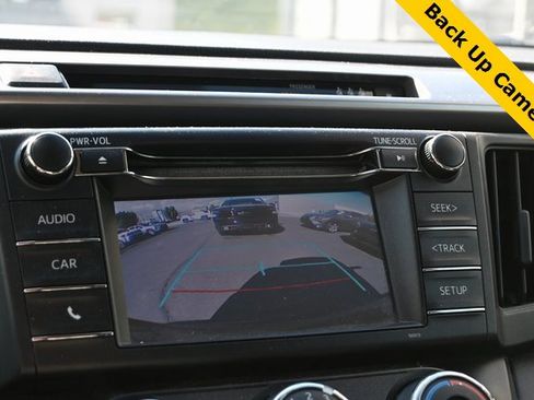 Used 2018 Toyota RAV4 LE image 3