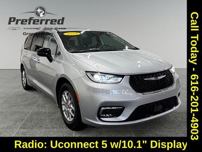 Used 2024 Chrysler Pacifica Touring-L