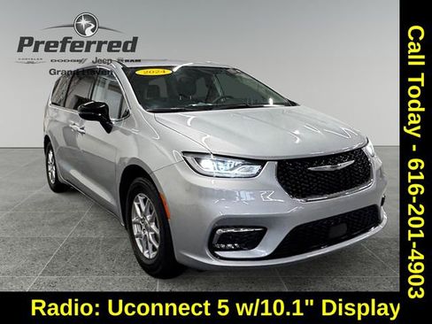 Used 2024 Chrysler Pacifica Touring-L image 1