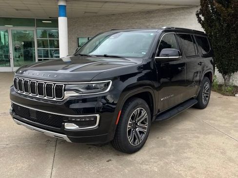 Used 2024 Jeep Wagoneer Series II AWD/4WD image 1