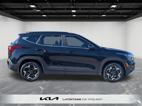 Used 2024 Kia Seltos EX AWD/4WD image 6