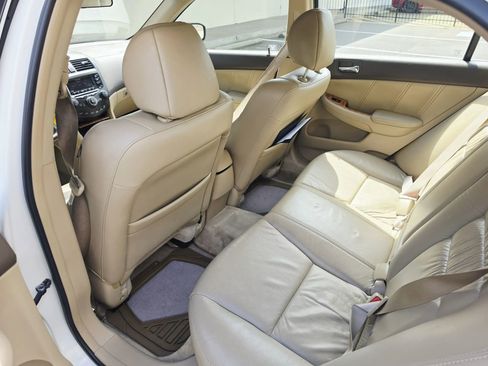 Used 2004 Honda Accord EX image 10