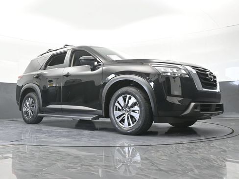 Used 2024 Nissan Pathfinder SV FWD image 66