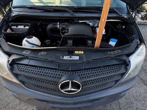 Used 2018 Mercedes-Benz Sprinter 2500 image 7