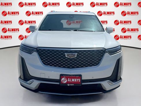 Used 2023 Cadillac XT6 Premium Luxury FWD image 2