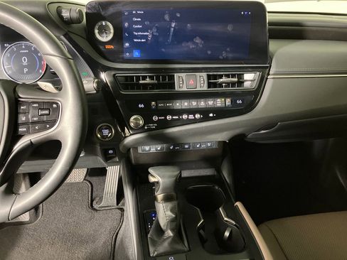 Used 2024 Lexus ES 350 w/ Premium Package image 27