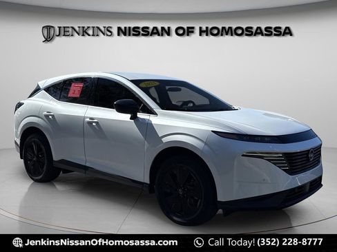 Certified 2025 Nissan Murano SV image 1