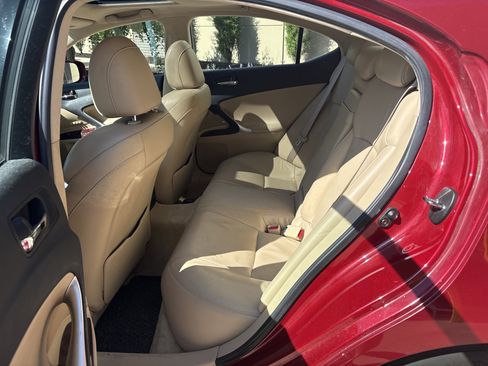 Used 2006 Lexus IS 350 RWD image 31
