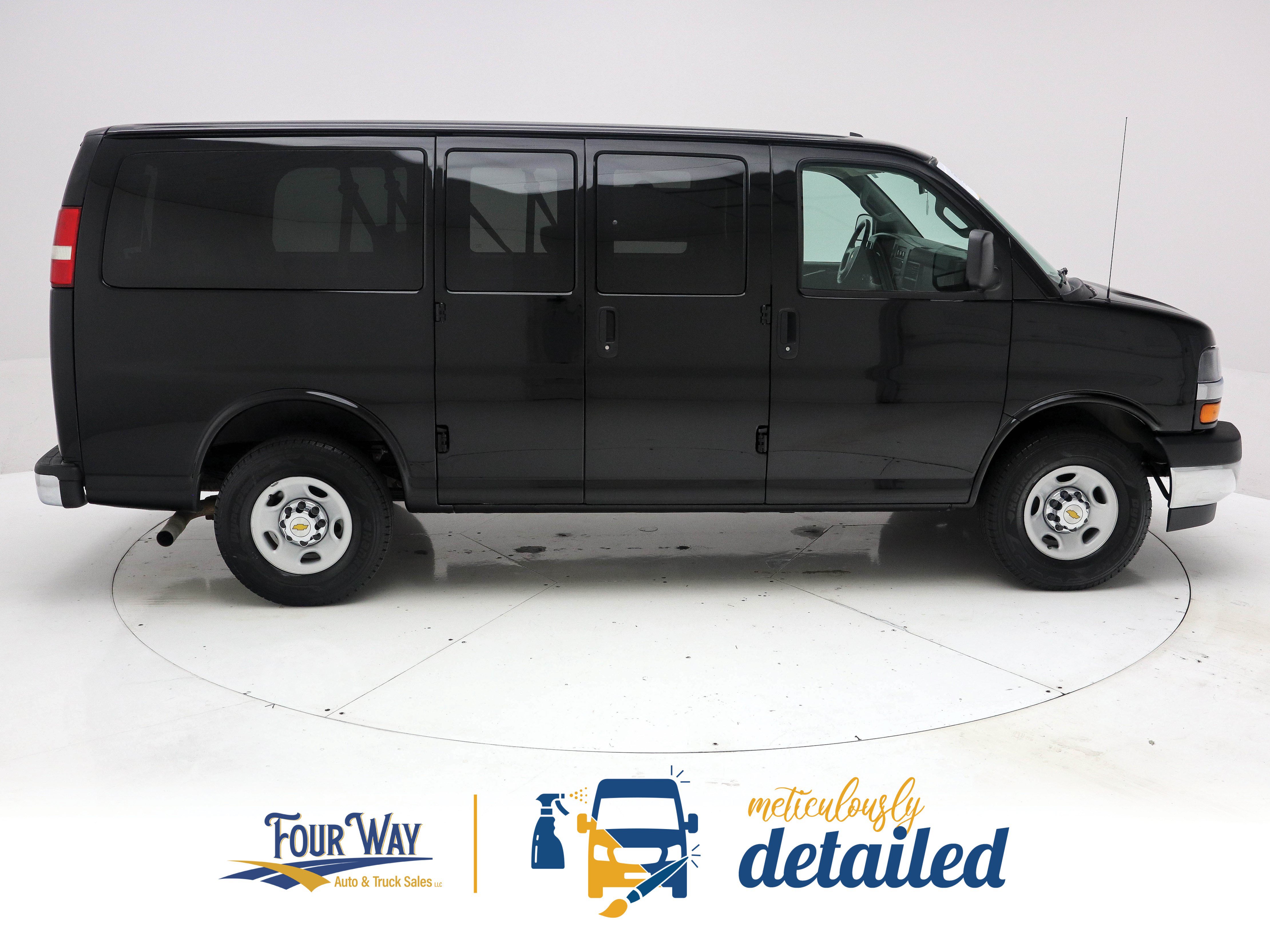 Used 2016 Chevrolet Express 2500 LS RWD image 2