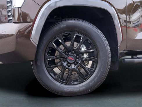 Used 2024 Toyota Tundra Limited w/ Power Package image 4