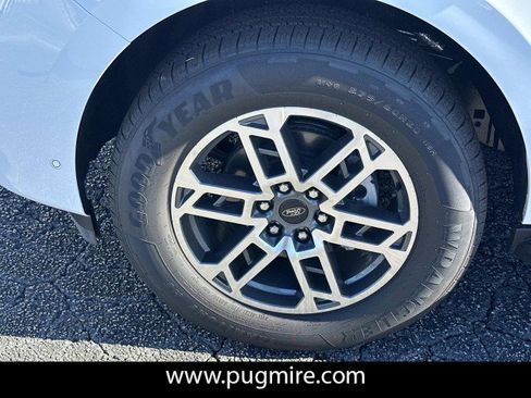 New 2025 Ford Expedition Active image 11