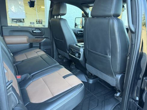 Used 2023 Chevrolet Silverado 3500 High Country AWD/4WD image 27