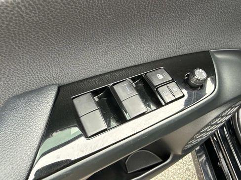 Used 2022 Toyota Prius image 23