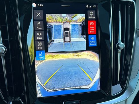 New 2026 Volvo V60 B5 Cross Country Ultra w/ Climate Package image 18