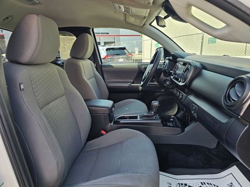 Used 2022 Toyota Tacoma SR RWD image 9