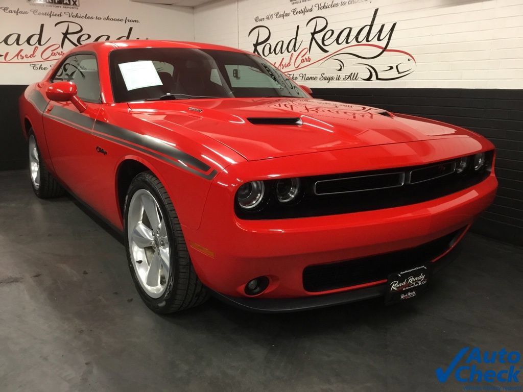 Used 2017 Dodge Challenger R/T Plus RWD image 3