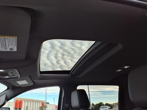 Used 2025 GMC Sierra 2500 SLT w/ SLT Convenience Package image 26