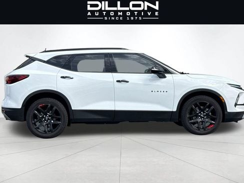 Used 2023 Chevrolet Blazer LT AWD/4WD image 3